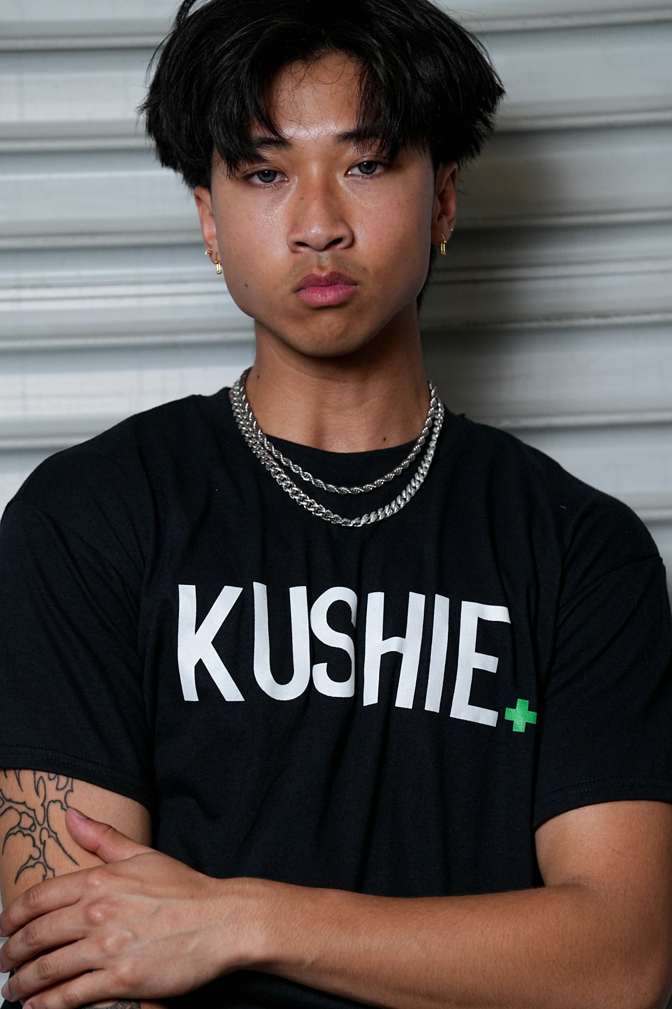 KUSHIE BLACK TEE